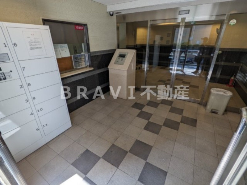 プロシード大阪城南　BRAVI不動産のエントランス