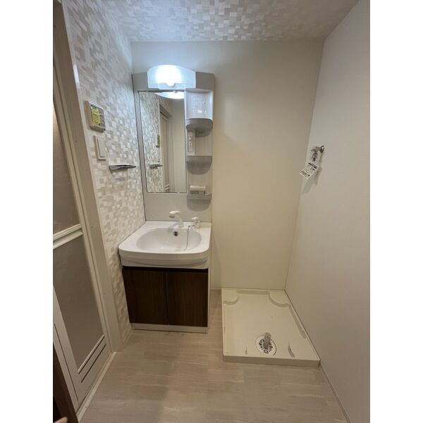 S-RESIDENCE鶴舞駅前の独立洗面台