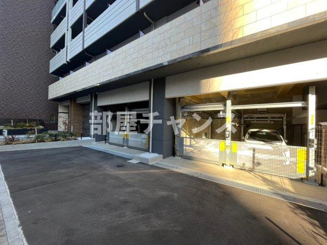 エス・キュート 丸の内の駐車場