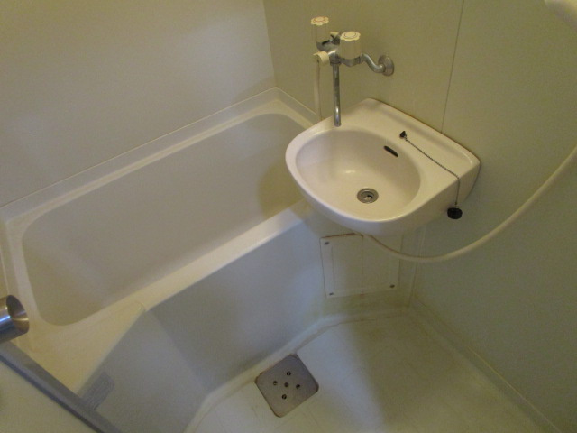 大阪市淀川区十三東１丁目の賃貸マンションの浴室