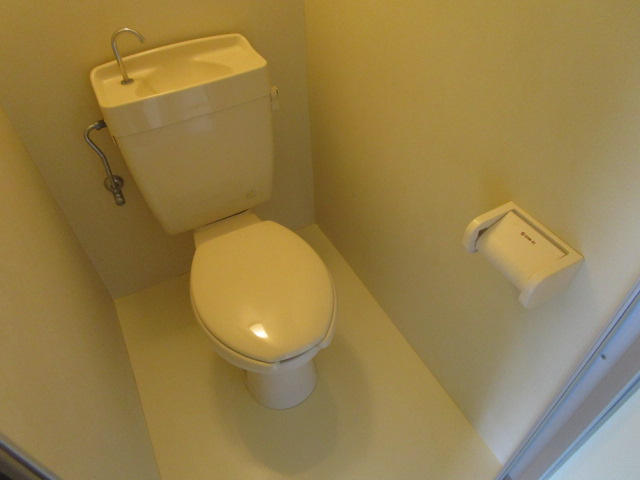 大阪市淀川区十三東１丁目の賃貸マンションのトイレ