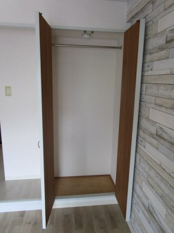 大阪市淀川区十三東１丁目の賃貸マンションの収納