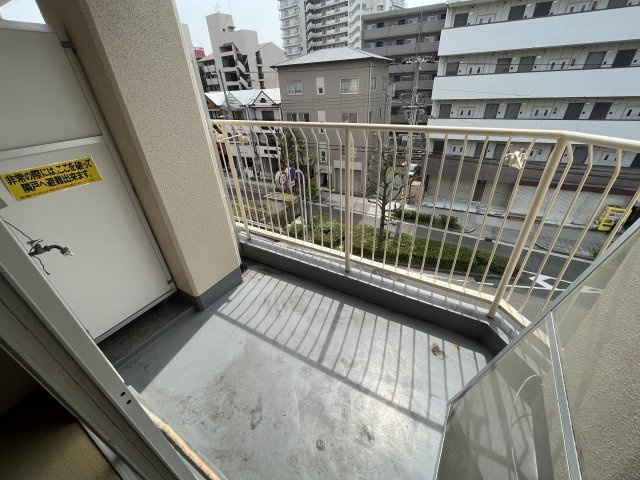【バルコニー】 | サン岩本ビル