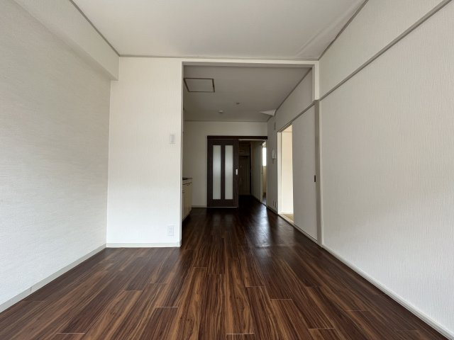 【居間・リビング】 | サン岩本ビル