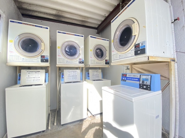 【その他】 | ロイヤル柏原 | コインランドリー