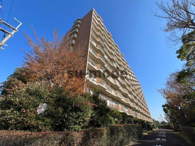 白川高層住宅4号棟の外観