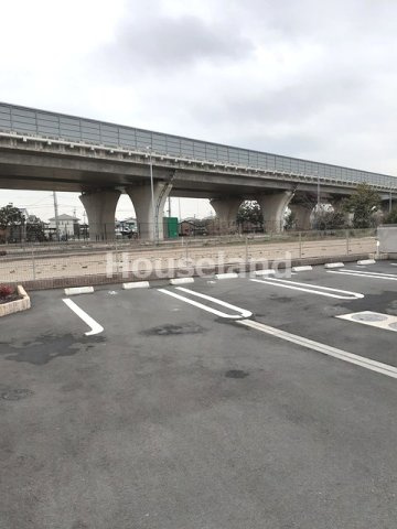 オリーブの駐車場