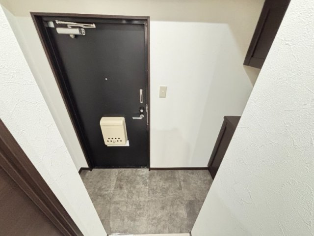 メゾン神和の玄関