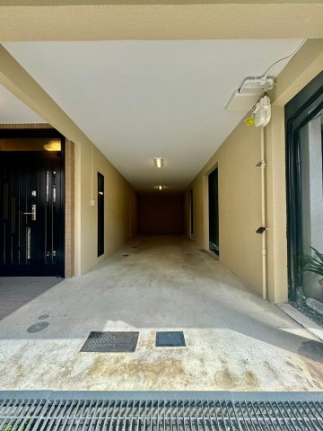 寝屋川市成美町　中古戸建の駐車場