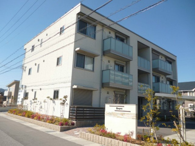 【外観】 | エバーグリーン | 2WAYバルコニーで午前も午後も日当たり良好です（＃^.^＃）