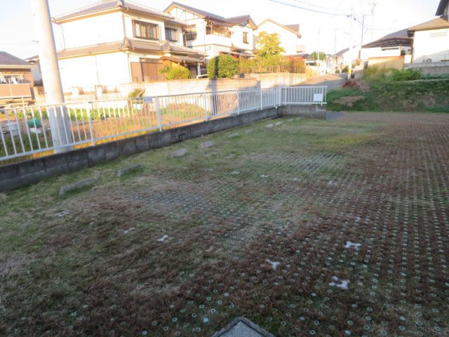 パレコスモス　Bの駐車場