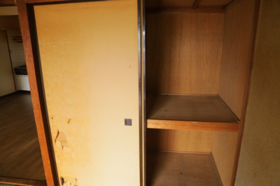 【収納】 | めじろ台ハイム | デザイン性を重視しすぎて収納が少なかった！なんてことにならないため、事前に現地で収納の数を確認しておくことをお勧めします。クローゼット以外にも床下収納や屋根裏収納、パントリーなどもチェックしましょう。