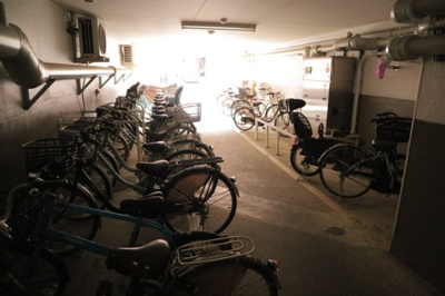 【駐輪場】 | めじろ台ハイム | マンションの駐輪場は、事前に空きがあるか確認を取ると安心です。せっかく入居したのに駐輪スペースがない！なんてことになったら大変ですよね。そこで、内見時や購入前にはまず事前に確認しておくと良いでしょう。