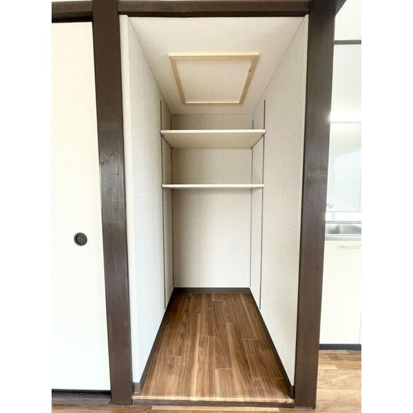 八代ハイツの収納