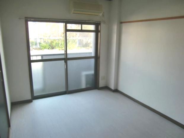 サンフィールド【キャッシュバック対象物件】の寝室|広くて明るい寝室