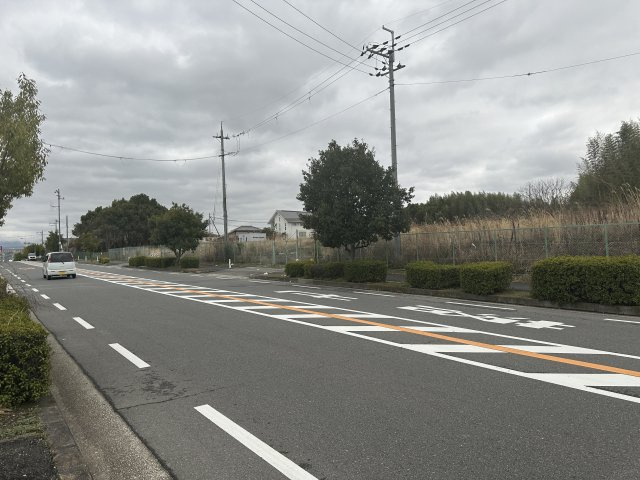 堺市南区高尾2丁売土地（2311坪）の外観|府道沿いですが、比較的交通量は少ないエリアです。
