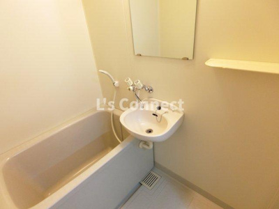 【浴室】 | アンソレイエ・ロジュマン | 給湯式のお風呂です。