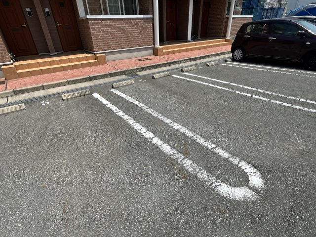 ルミエールの駐車場