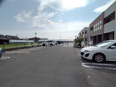【駐車場】 | グラスフルールＢ