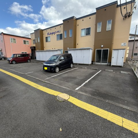 フジナカコーポ・ＸＶの駐車場