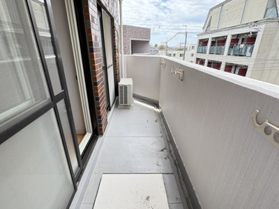 【バルコニー】 | うはら甲子園口ビル | 落ち着いた時間を過ごせるバルコニーです