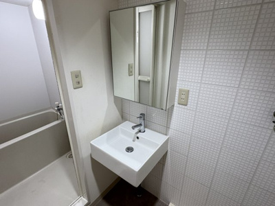 【洗面所】 | うはら甲子園口ビル | 忙しい朝には欠かせない洗面所です