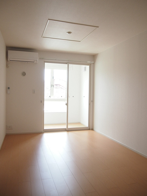 クァルトゥムＦＫ　Ｂの居間・リビング|居室・リビング