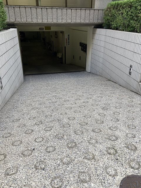 ハリファックス芝ビルの駐車場