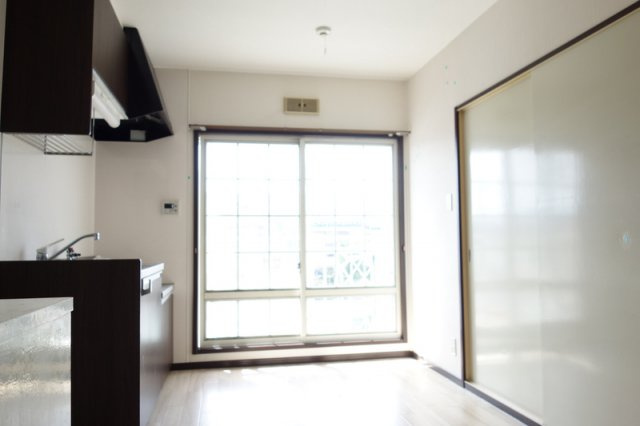 ウィンディアAの居間・リビング