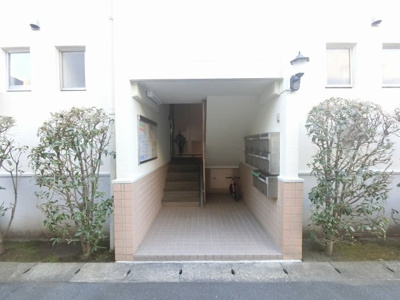 【エントランス】 | サニークレスト大倉山 | エントランス部分です。