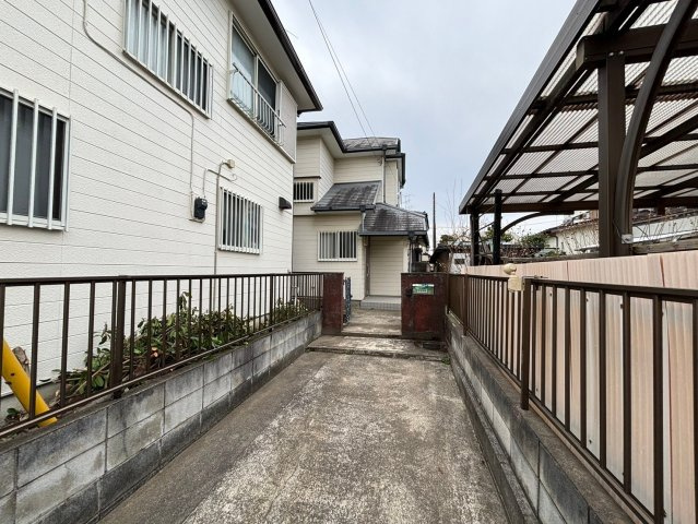 蓮田市緑町1丁目　中古一戸建ての駐車場