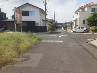 【前面道路含む現地写真】
