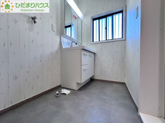鴻巣市下忍　中古一戸建てのエントランス