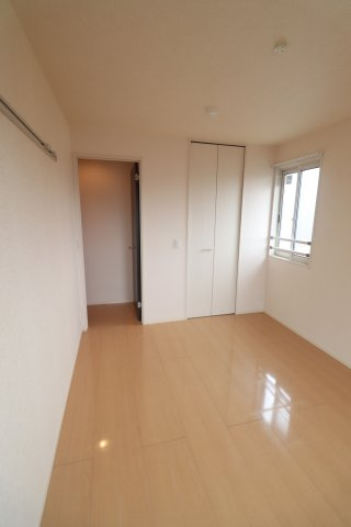 ラ・テール ドゥの寝室|同間取り別部屋の参考写真です。