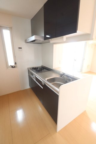 ラ・テール ドゥのキッチン|同間取り別部屋の参考写真です。