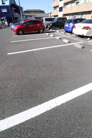 ラ・テール ドゥの駐車場