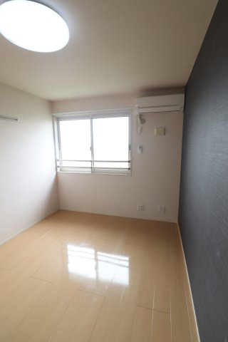 ラ・テール ドゥの寝室|同間取り別部屋の参考写真です。