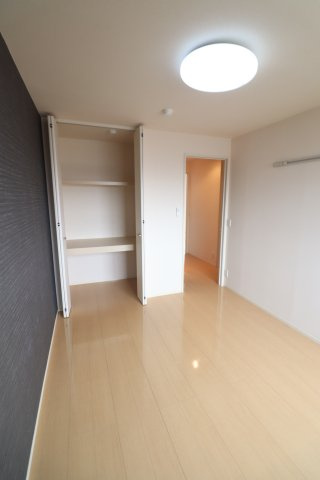 ラ・テール ドゥの寝室|同間取り別部屋の参考写真です。