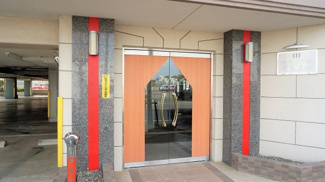 【エントランス】