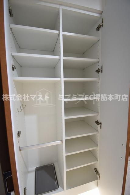 リーガル南船場Ⅲの玄関