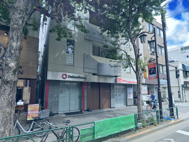 荻窪SKビルのエントランス