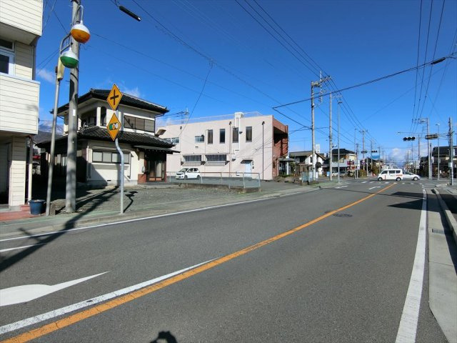 飯野オール電化住宅３LDK（大黒柱）の前面道路含む現地写真