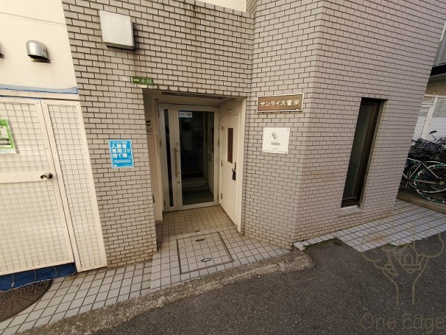サンライズ菅栄のエントランス