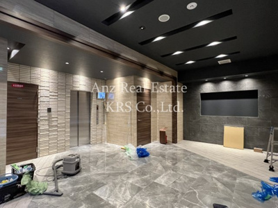 【ロビー】 | アバンティ大阪ドームシティ | 床が大理石調のロビーです。