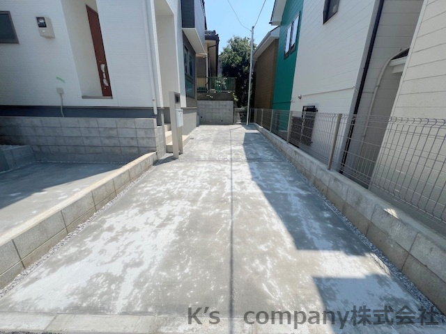 高座郡寒川町岡田3丁目　新築戸建　3号棟の駐車場|お車2台可能♪