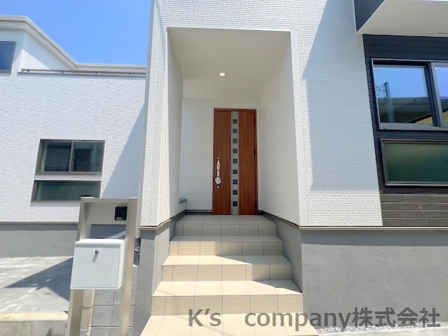 高座郡寒川町岡田3丁目　新築戸建　3号棟の外観|玄関ポーチ付き♪