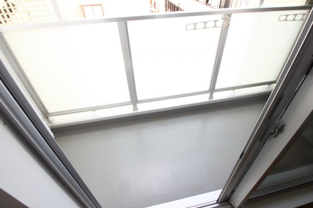 ネモフィラ東大阪のバルコニー