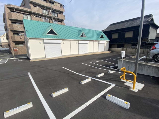 ピボット池下NORTH 2の駐車場