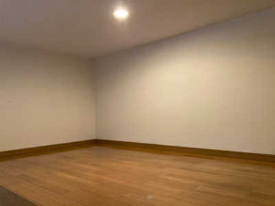 【洋室】 | サクセスステップ | 別号室の写真になります。現況優先。