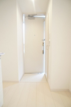 【玄関】 | リブリ・前原東 | 明るい玄関です